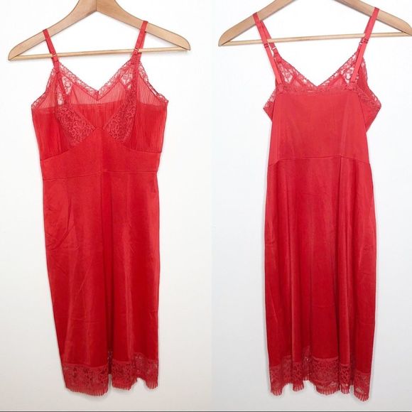 Vintage Verona Lingerie Cherry Red Lace Slip Sz 32 - Picture 2 of 4